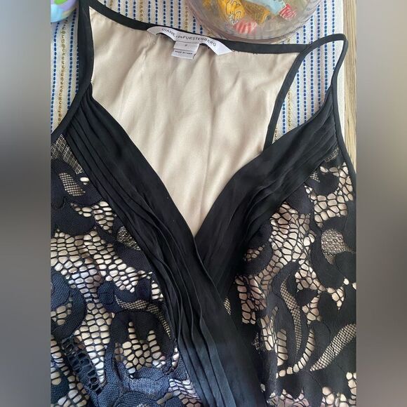 Diane von Furstenberg Womens Sz 2 Black Shany Romper Lace Shorts Pockets - Picture 4 of 14